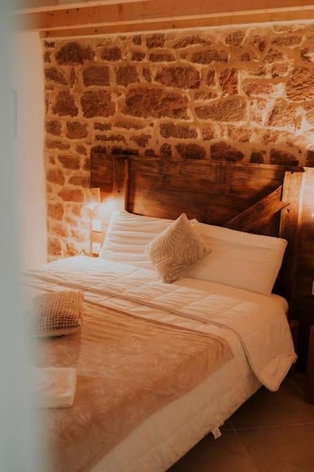 Gite Naturia - Chaumiere De Berringue Plouhinec  エクステリア 写真